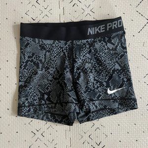 Nike Women's 3" Pro Short Size Small